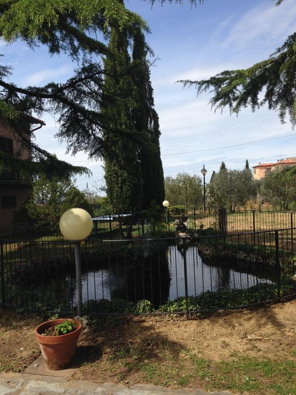 Agriturismo Azienda Agricola La Roccaia サン・ジミニャーノ エクステリア 写真